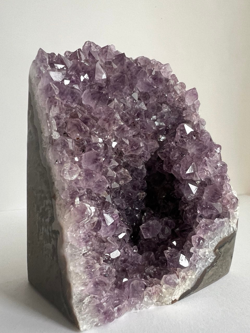 Drusetta di Ametista Naturale - Un Cuore Viola (429 g)