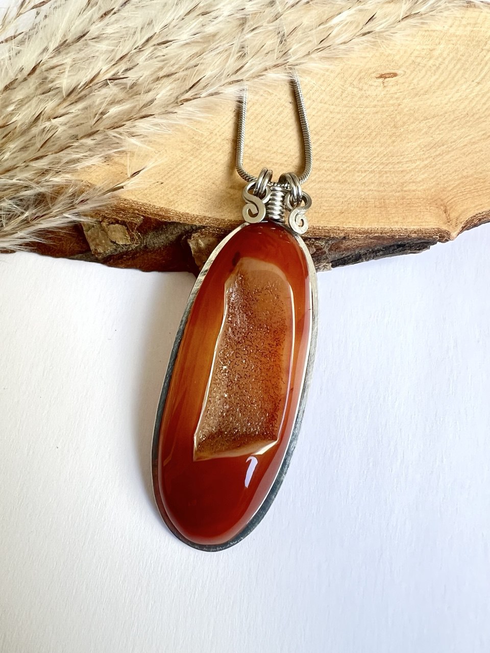 Collana con Agata Corniola con cristallizzazione interna - Geode di Corniola