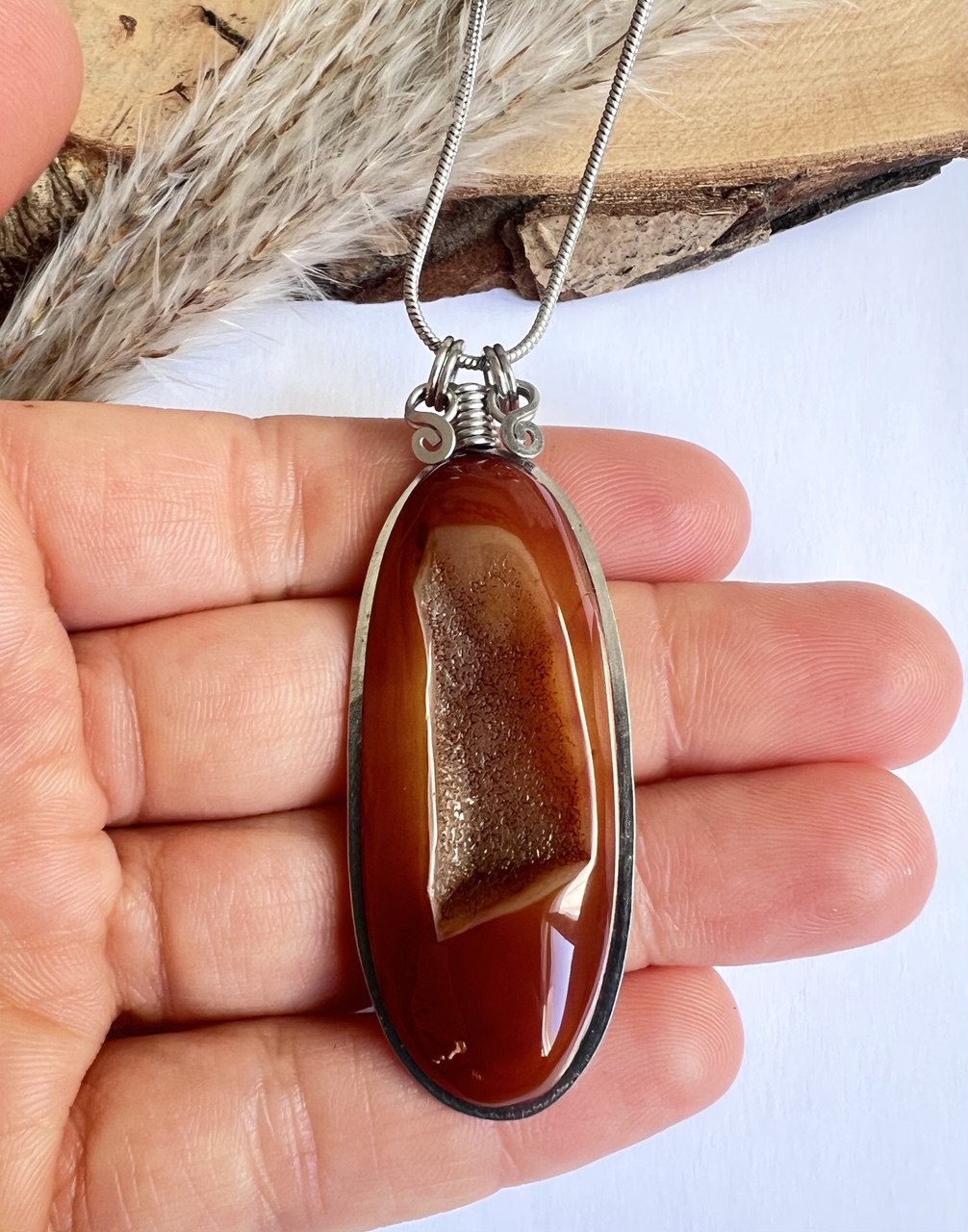 Collana con Agata Corniola con cristallizzazione interna - Geode di Corniola