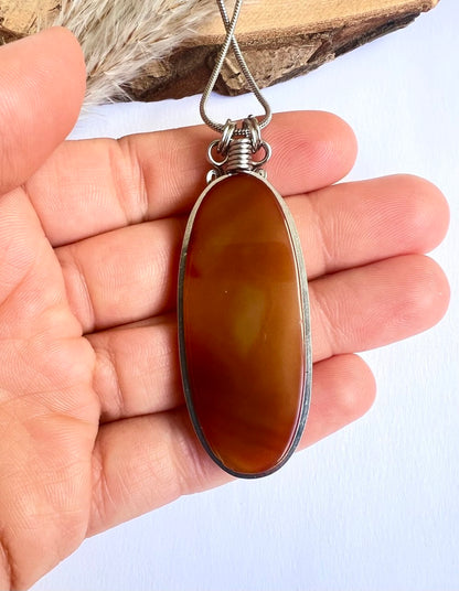 Collana con Agata Corniola con cristallizzazione interna - Geode di Corniola