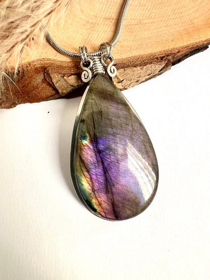 Collana con Labradorite viola a goccia