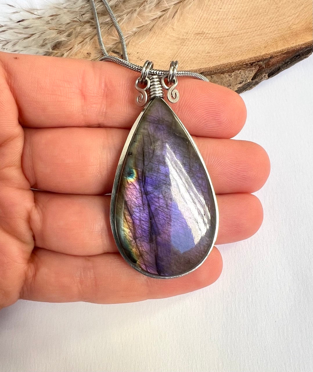 Collana con Labradorite viola a goccia