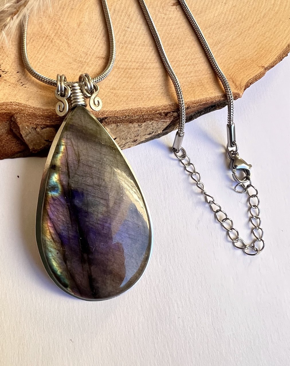 Collana con Labradorite viola a goccia