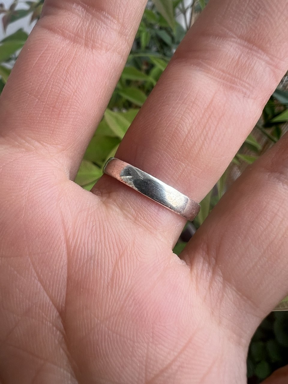 Anello Elegante con Trilogia di Pietre Naturali – Finitura Argento 925 – Regolabile