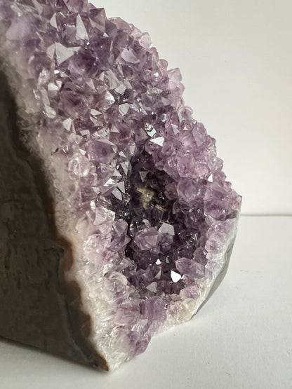 Drusetta di Ametista Naturale - Un Cuore Viola (429 g)