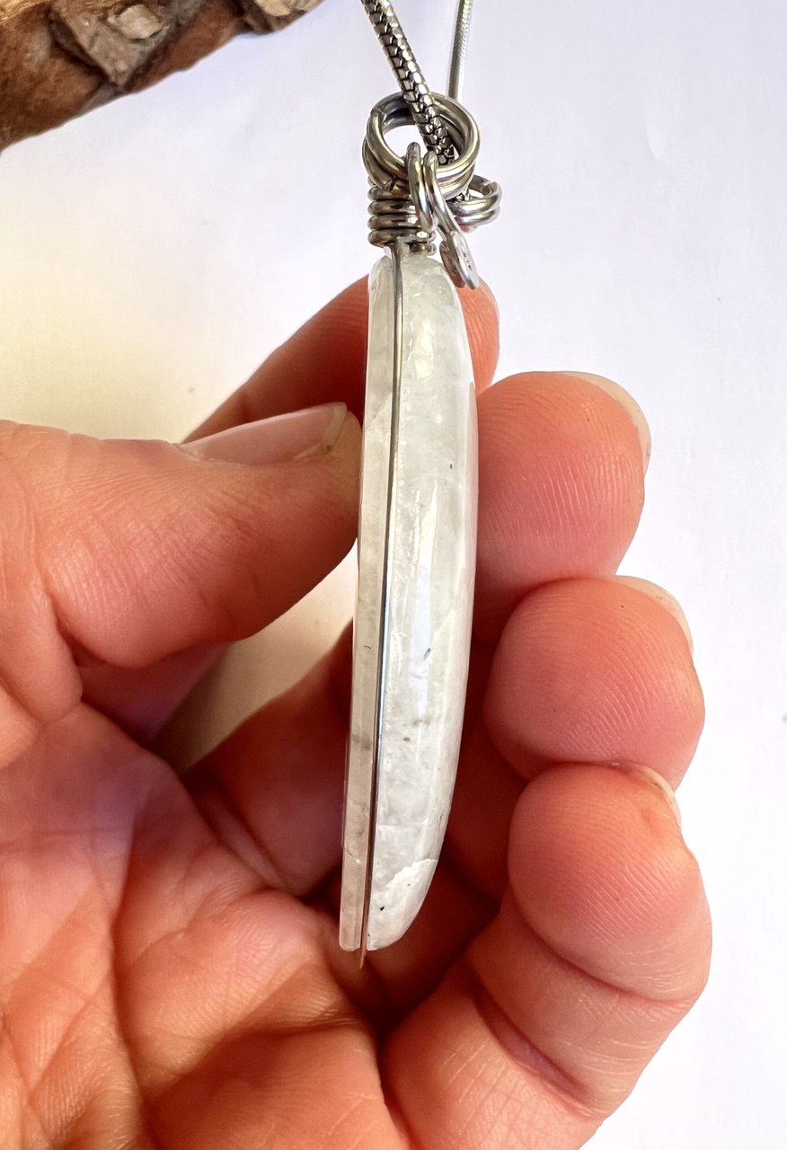 Collana con bellissima Pietra Luna Raimbow alta qualità