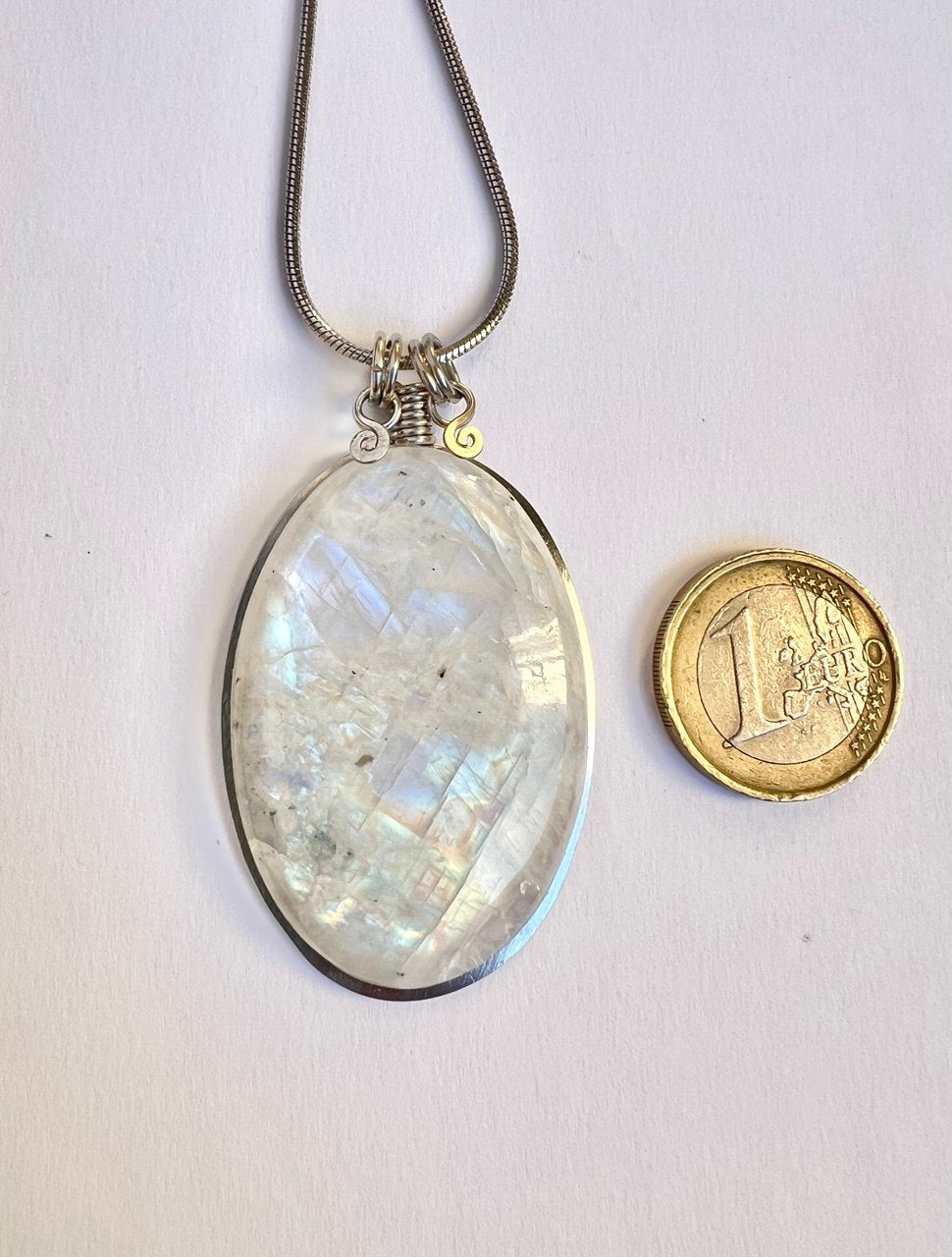 Collana con bellissima Pietra Luna Raimbow alta qualità