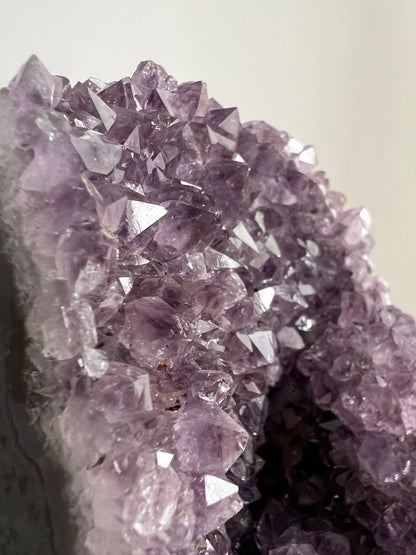 Drusetta di Ametista Naturale - Un Cuore Viola (429 g)