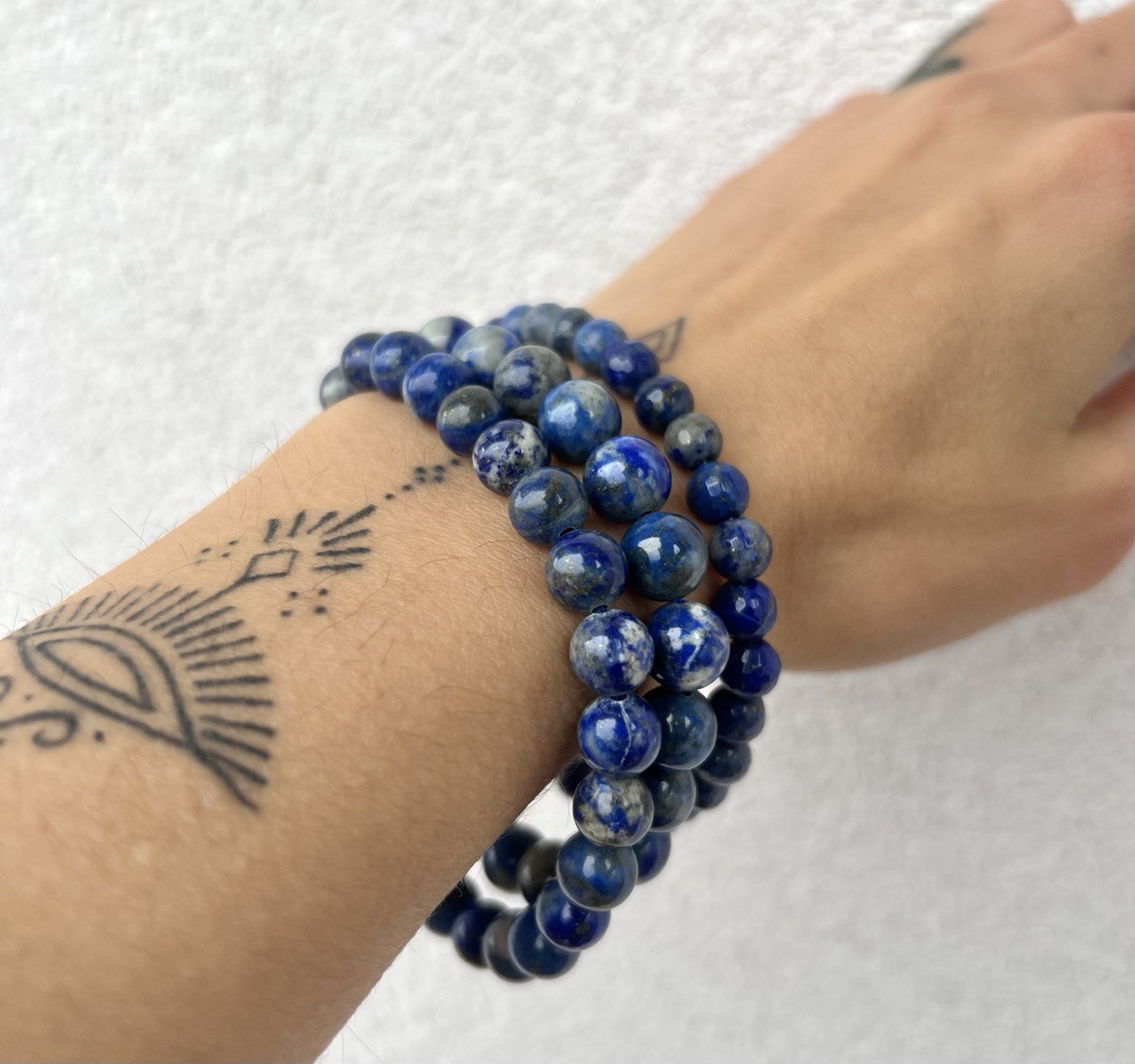 Bracciale di Lapislazzuli a Sfere: Eleganza in Diverse Misure