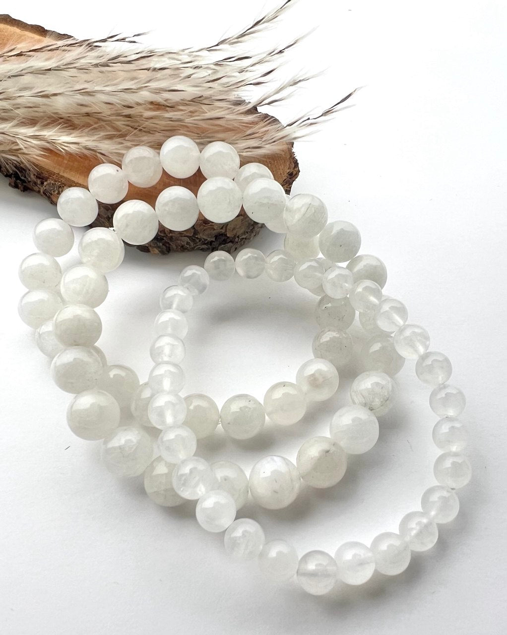 Bracciale di Pietra luna a Sfere: Eleganza in Diverse Misure
