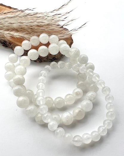 Bracciale di Pietra luna a Sfere: Eleganza in Diverse Misure