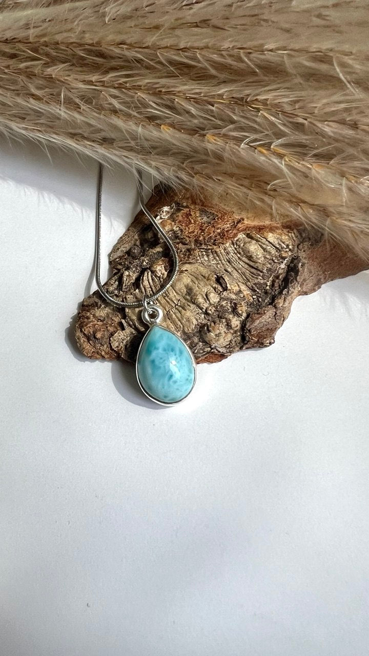 Collana "Oceano di Larimar" – Un frammento di mare al tuo collo