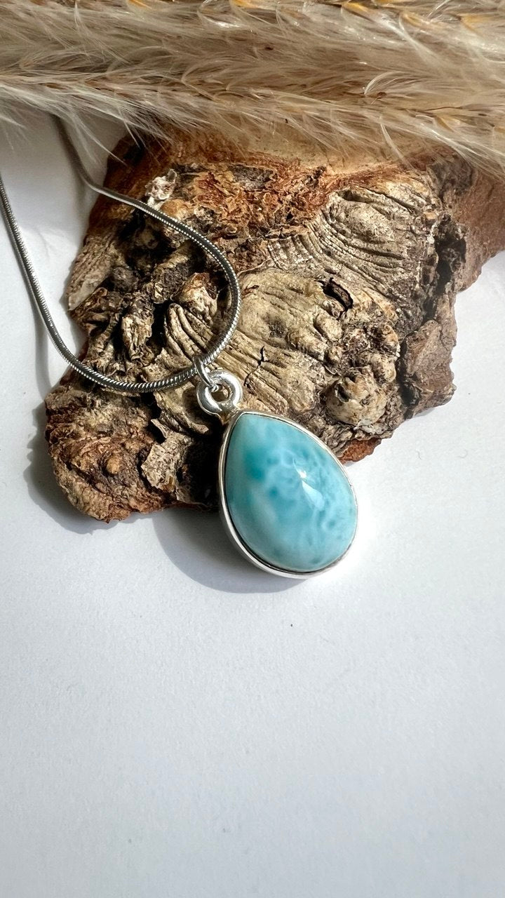 Collana "Oceano di Larimar" – Un frammento di mare al tuo collo