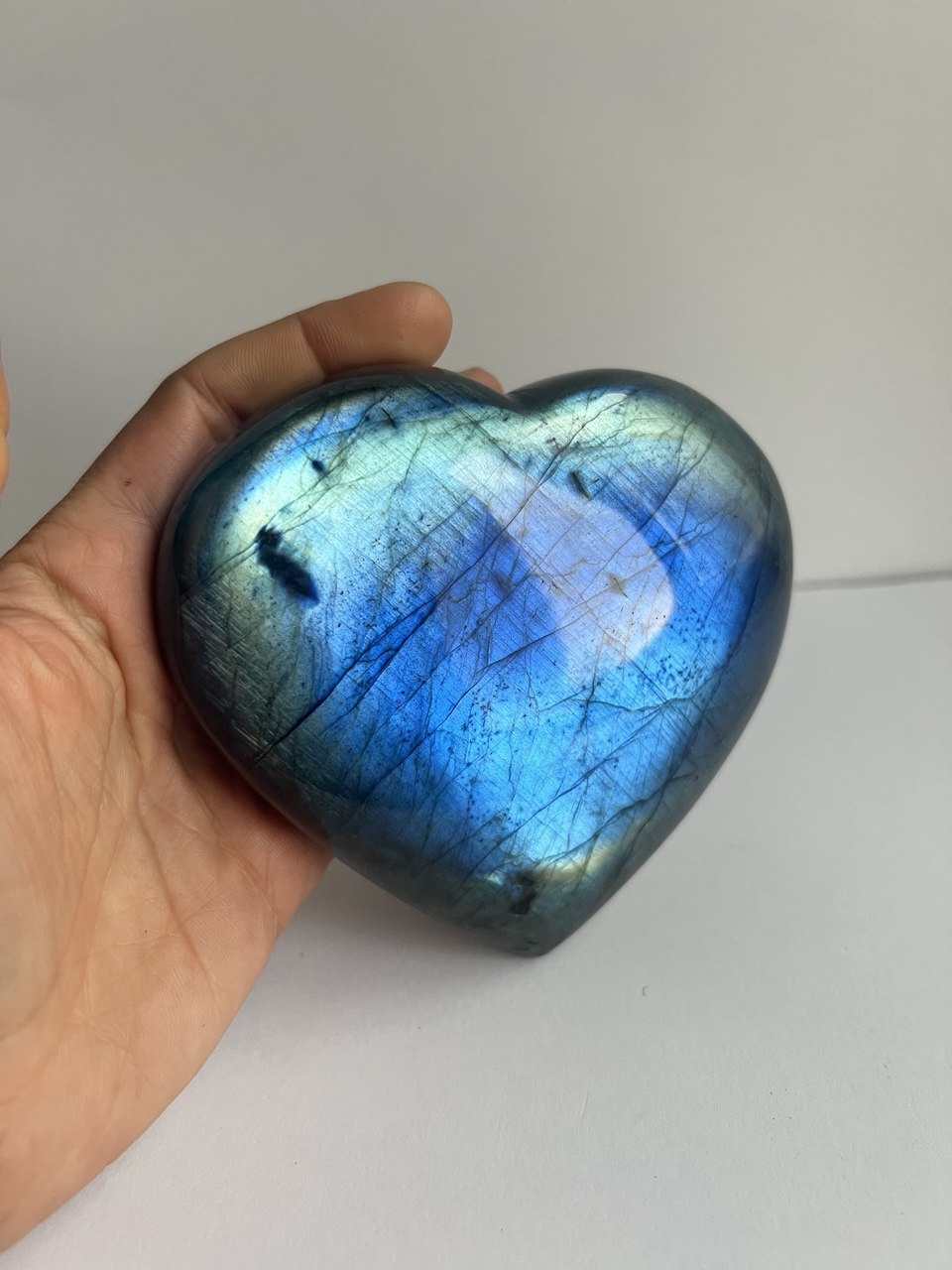 Cuore di Labradorite Qualità Superiore AAA+++  Iridescenza Blu Elettrico – 731g