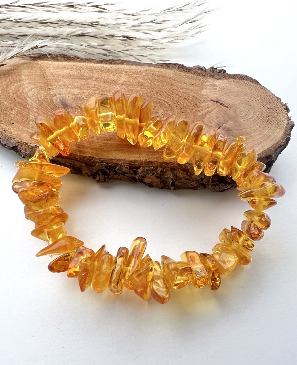 Bracciale di Ambra cips: Eleganza in Diverse Tonalità