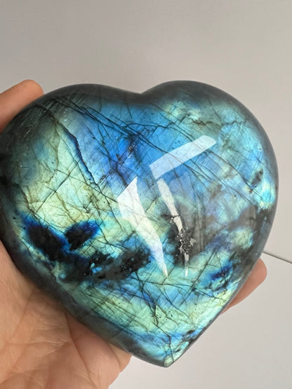 Cuore di Labradorite Qualità Superiore AAA+++  Iridescenza Blu Elettrico – 731g