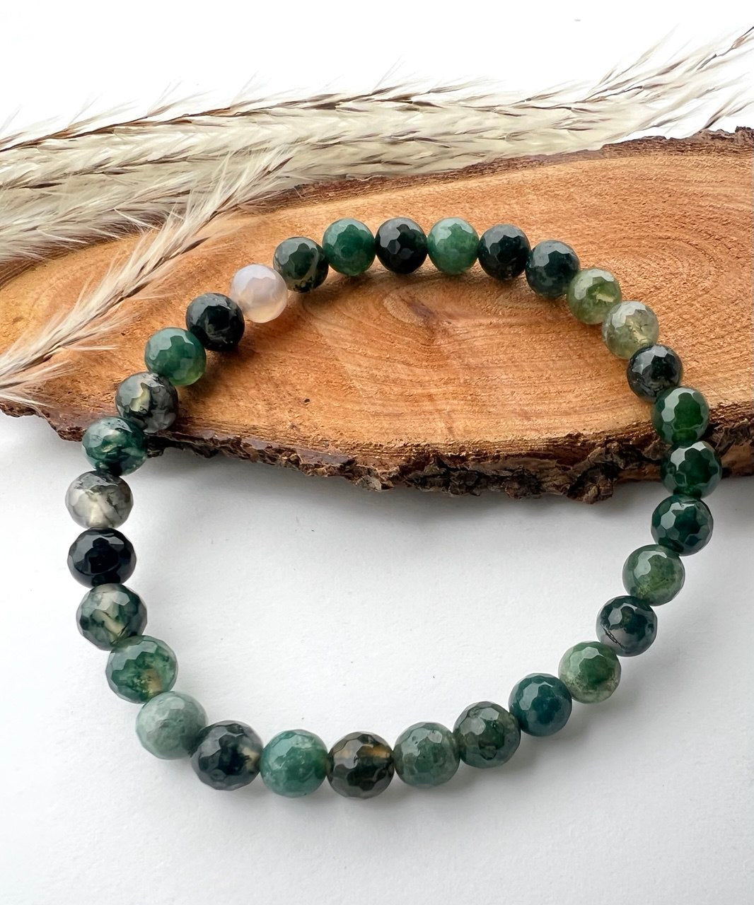 Bracciale di Agata Muschiata a Sfere: Eleganza in Diverse Misure