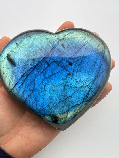 Cuore di Labradorite Qualità Superiore AAA+++  Iridescenza Blu Elettrico – 731g