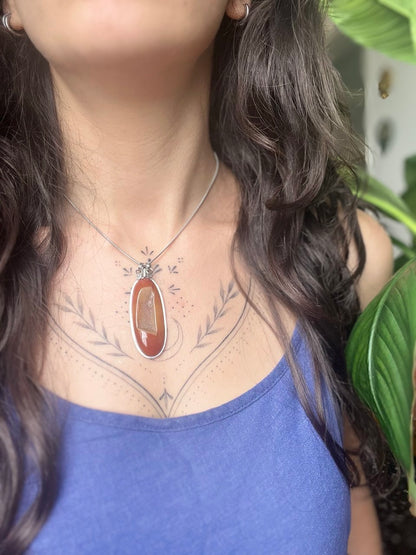 Collana con Agata Corniola con cristallizzazione interna - Geode di Corniola