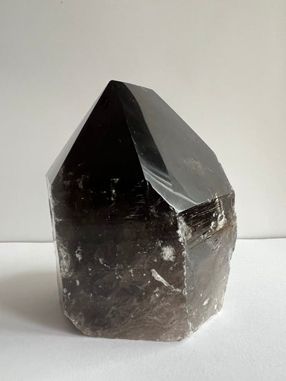 Magnifica Punta di Quarzo Fumè – Trasparenza e Solidità – 876g