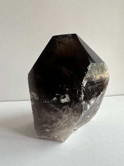 Magnifica Punta di Quarzo Fumè – Trasparenza e Solidità – 876g