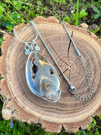 Collana con conchiglia naturale fossile cristallizzata - Amuleto della Sirena