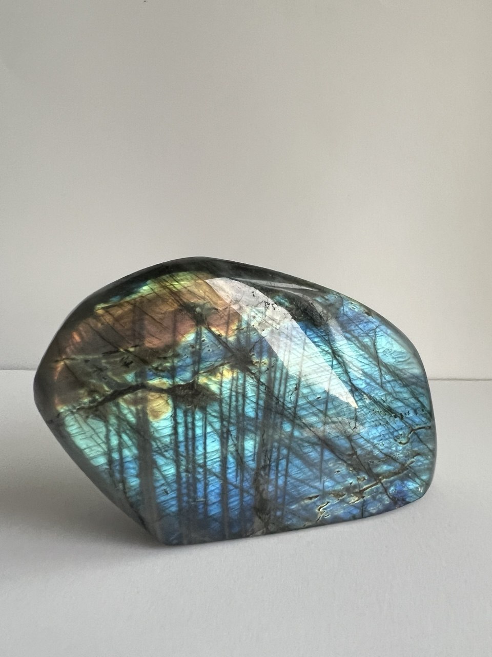 Labradorite naturale  (522 g) Labradorescenza multicolore
