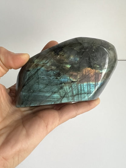Labradorite naturale  (522 g) Labradorescenza multicolore