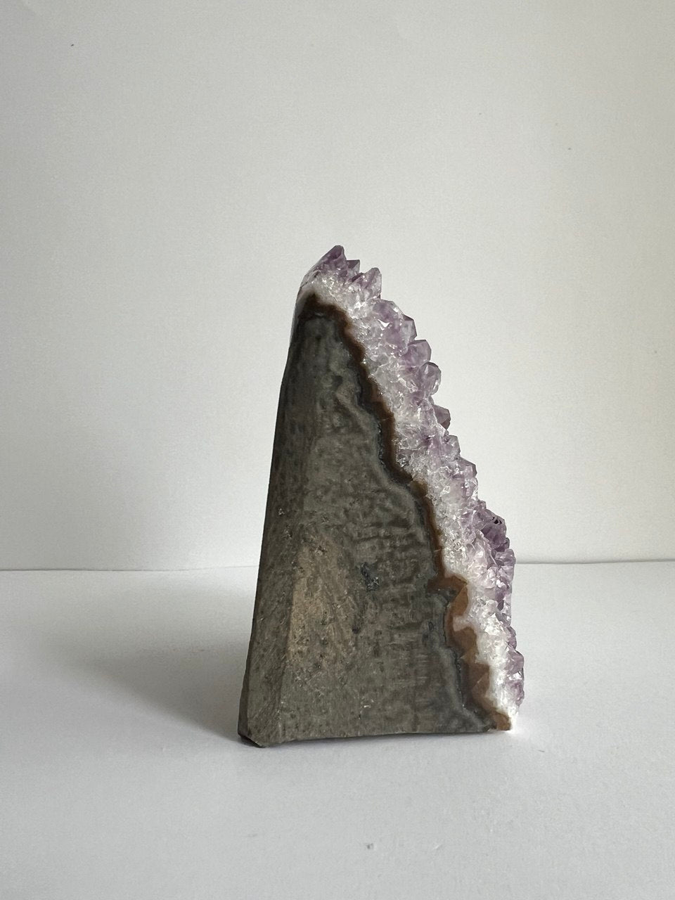 Drusetta di Ametista Naturale - Un Cuore Viola (429 g)