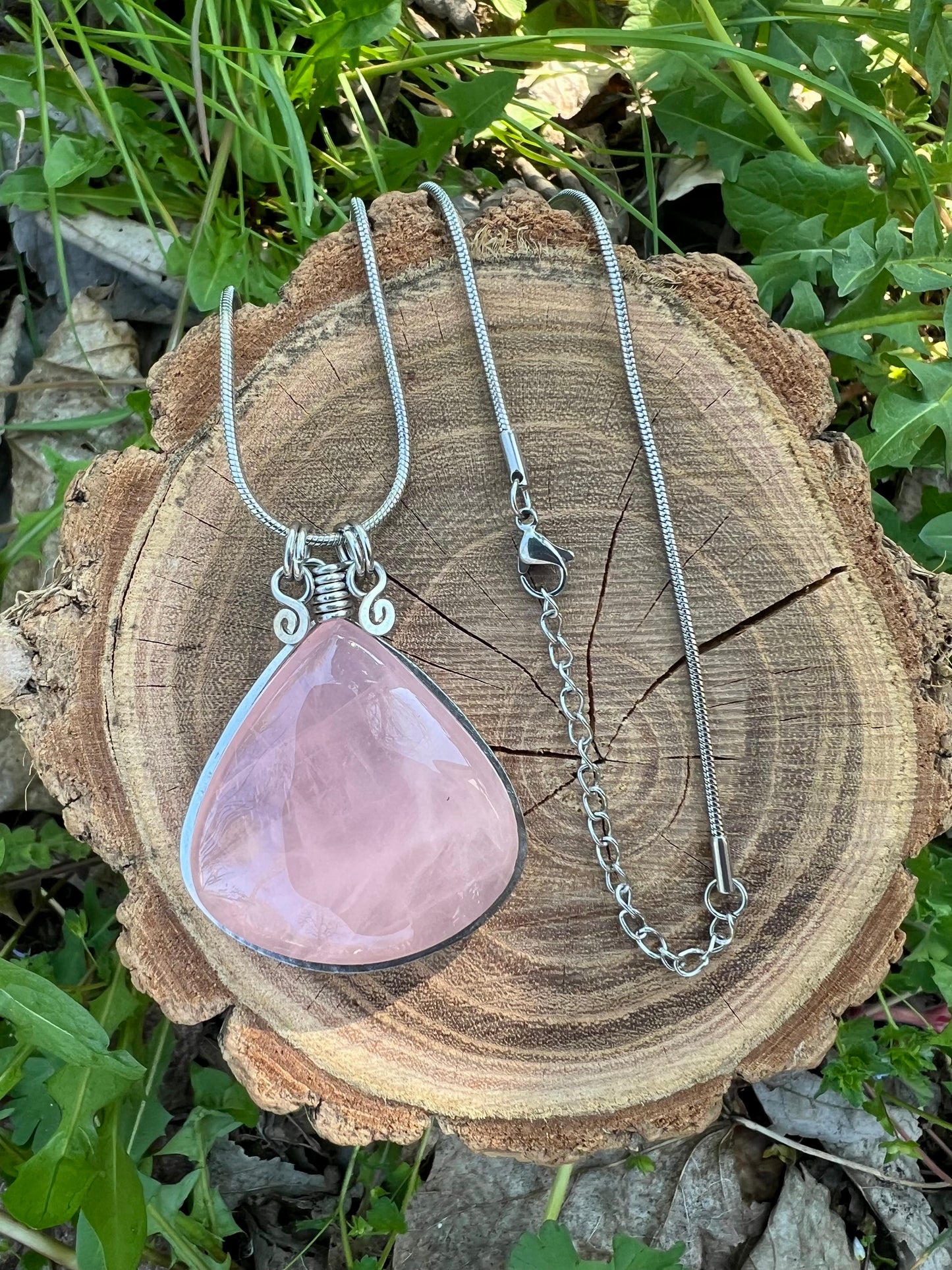 Collana con goccia di Quarzo Rosa naturale