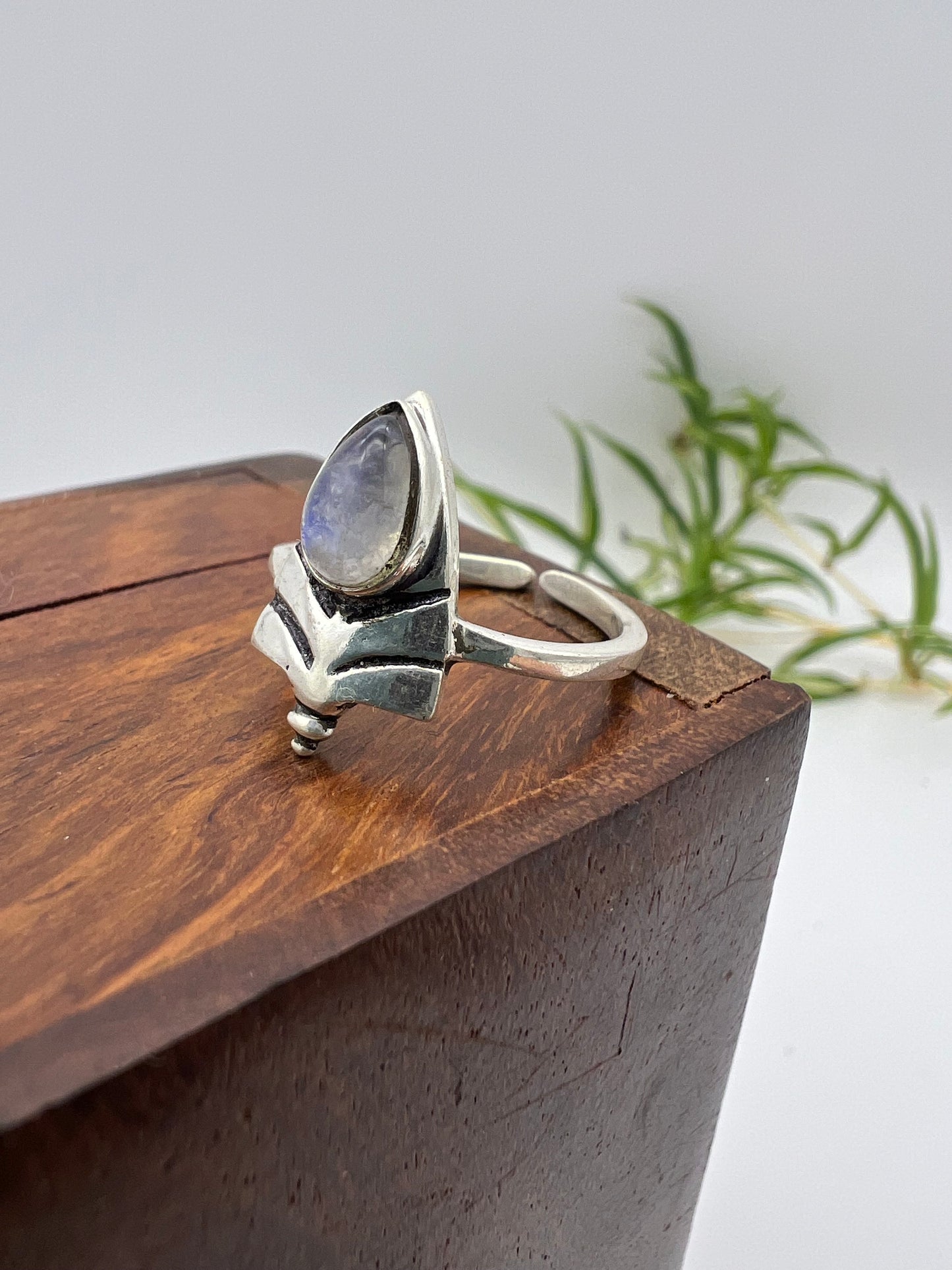 Anello Totem con Pietra Naturale