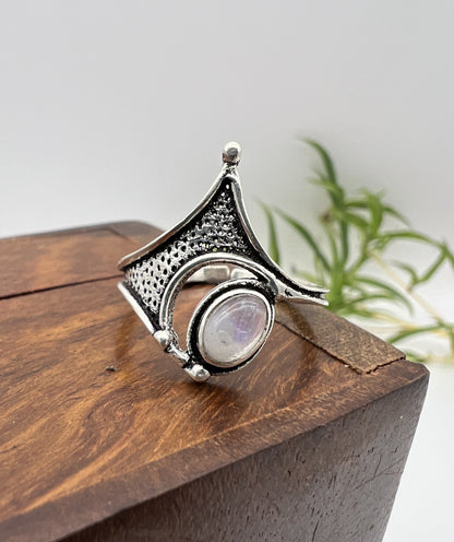 Anello in stile medievale