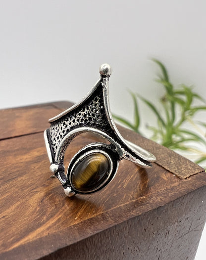 Anello in stile medievale