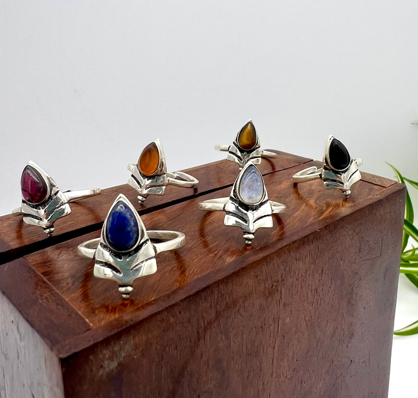 Anello Totem con Pietra Naturale